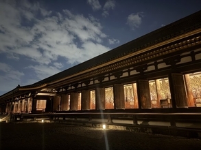 【初公開】圧巻の迫力！千手観音が闇に浮かぶ三日間　「三十三間堂」で夜間特別拝観