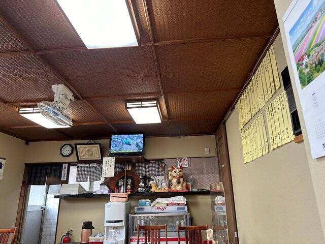 【京都レトロ食堂】鶏料理も評判！住宅街にポツンとたたずむ大衆食堂「鶏泉（とりせん）」