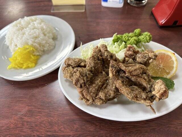 【京都レトロ食堂】鶏料理も評判！住宅街にポツンとたたずむ大衆食堂「鶏泉（とりせん）」