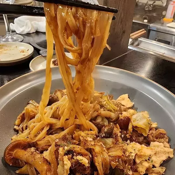 「京都 祗園近くのお値打ち"創作"お好み焼き店「鉄板BDY フジサン」」の画像