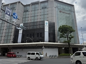 【京都ニュース】まさか解体...？ 高島屋に囲まれた名物ビルが大型工事中