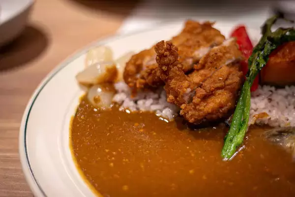 「「ミセスリンダのフライドチキン」新メニュー☆スパイシーカレー登場！【京都・四条烏丸】」の画像