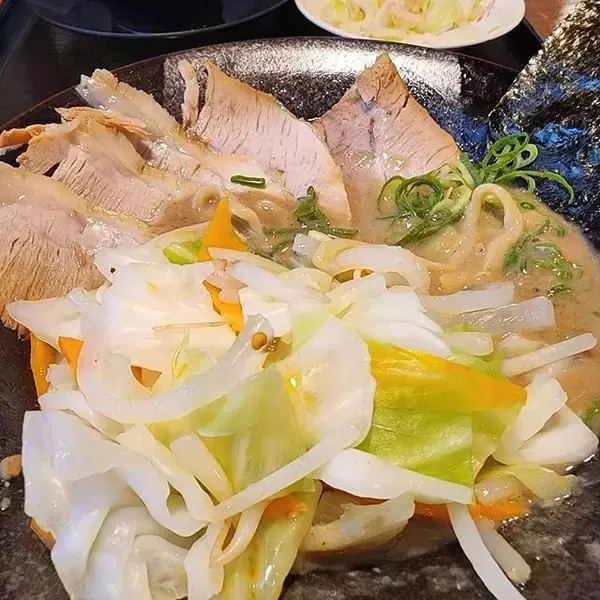 「濃厚豚骨と鶏白湯のラーメンが一押し！千本丸太町のニューカマー「麺屋 一麺専心」」の画像