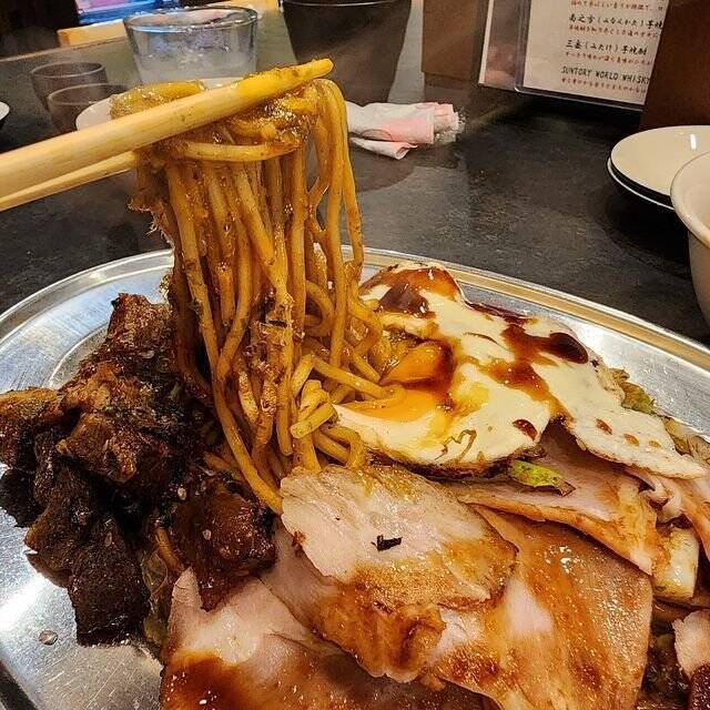 京都大学近くのお値打ち鉄板焼き屋さん！創作メニューも豊富な「麺匠肉助 焼そばのクチ」