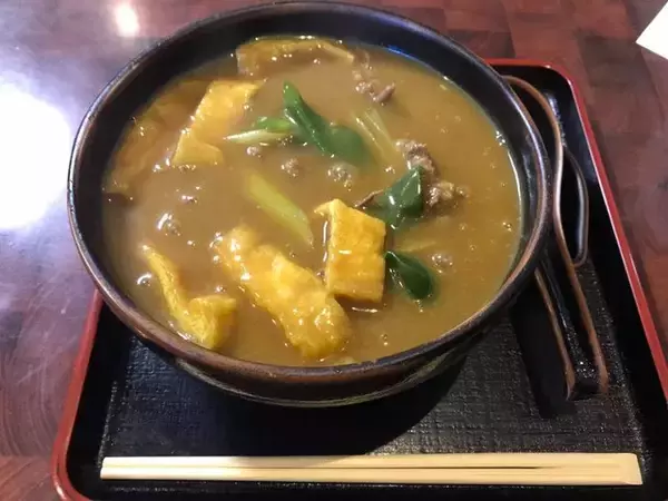 「【京都ランチ】行列必至のド定番“カレーうどん”南禅寺界隈の名店「日の出うどん」」の画像