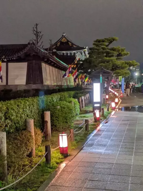 「【京都イベント】あの行灯に再び明かりが灯ります「東本願寺前花灯路」」の画像