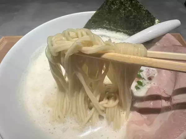 「【京都ラーメン】ブレイク必至の新店！鶏白湯と貝出汁の二刀流「麺逢 KATAJIKENAI 」」の画像