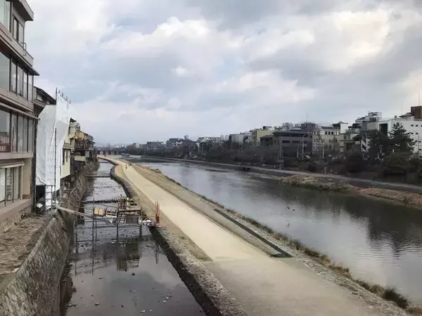 【京都ぶらり】夏の風物詩鴨川納涼床でおなじみ『先斗町』☆有名割烹から歌舞練場まで