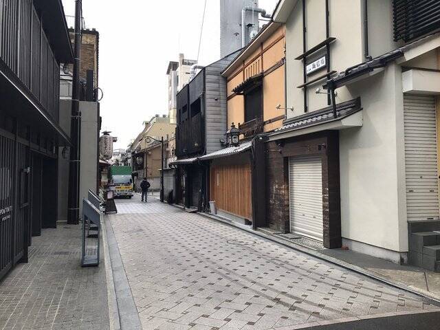 【京都ぶらり】夏の風物詩鴨川納涼床でおなじみ『先斗町』☆有名割烹から歌舞練場まで