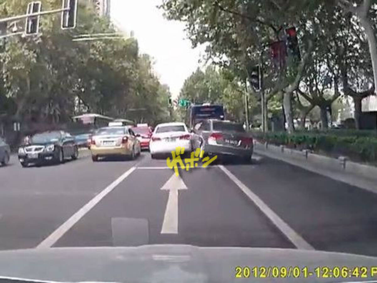 こんな低速の車の横転事故は見たことがない 動画 12年9月28日 エキサイトニュース