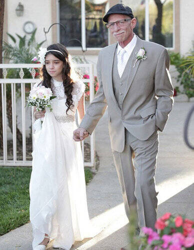 11歳の娘 余命短いお父さんに花嫁姿を見せたい 仮のサプライズ結婚式に全米が感動 2014年4月5日 エキサイトニュース