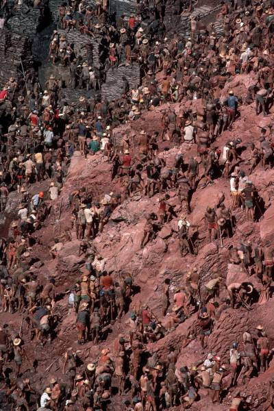 1980年代にブラジルで起きたゴールドラッシュ 10万人が殺到し 毎月60件以上の殺人事件 16年7月26日 エキサイトニュース