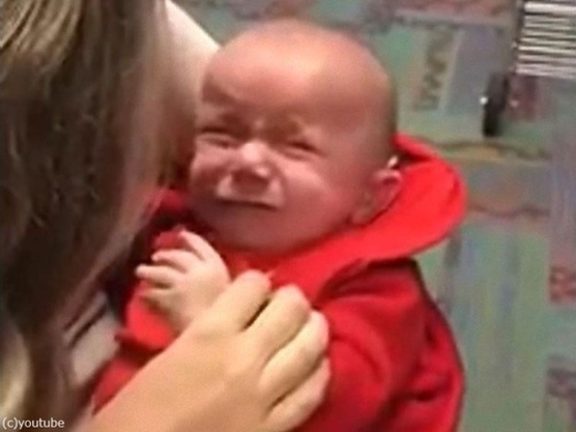 ママの歌の曲調によって表情がコロコロ変わる赤ちゃん 動画 15年8月19日 エキサイトニュース