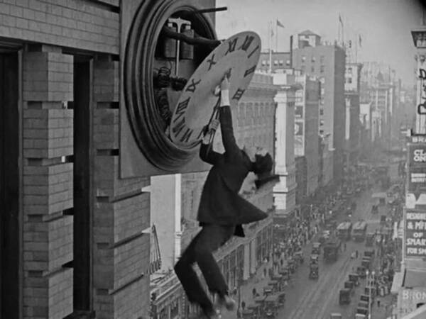 この1923年の映画の危険なシーン どうやって撮影していると思う 海外の反応 18年7月5日 エキサイトニュース