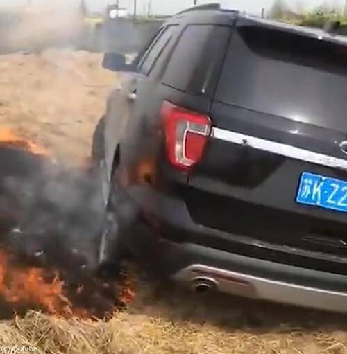 車を干し草の上に乗り上げてしまったら 絶対にこれをしてはならない 中国で起きた悲劇 19年8月3日 エキサイトニュース