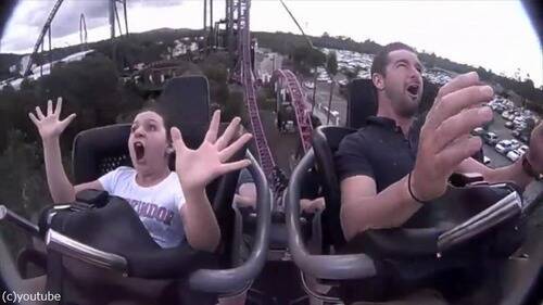 何かぶつかった ジェットコースターに乗る少女を襲ったハプニング 動画 2019年8月21日 エキサイトニュース