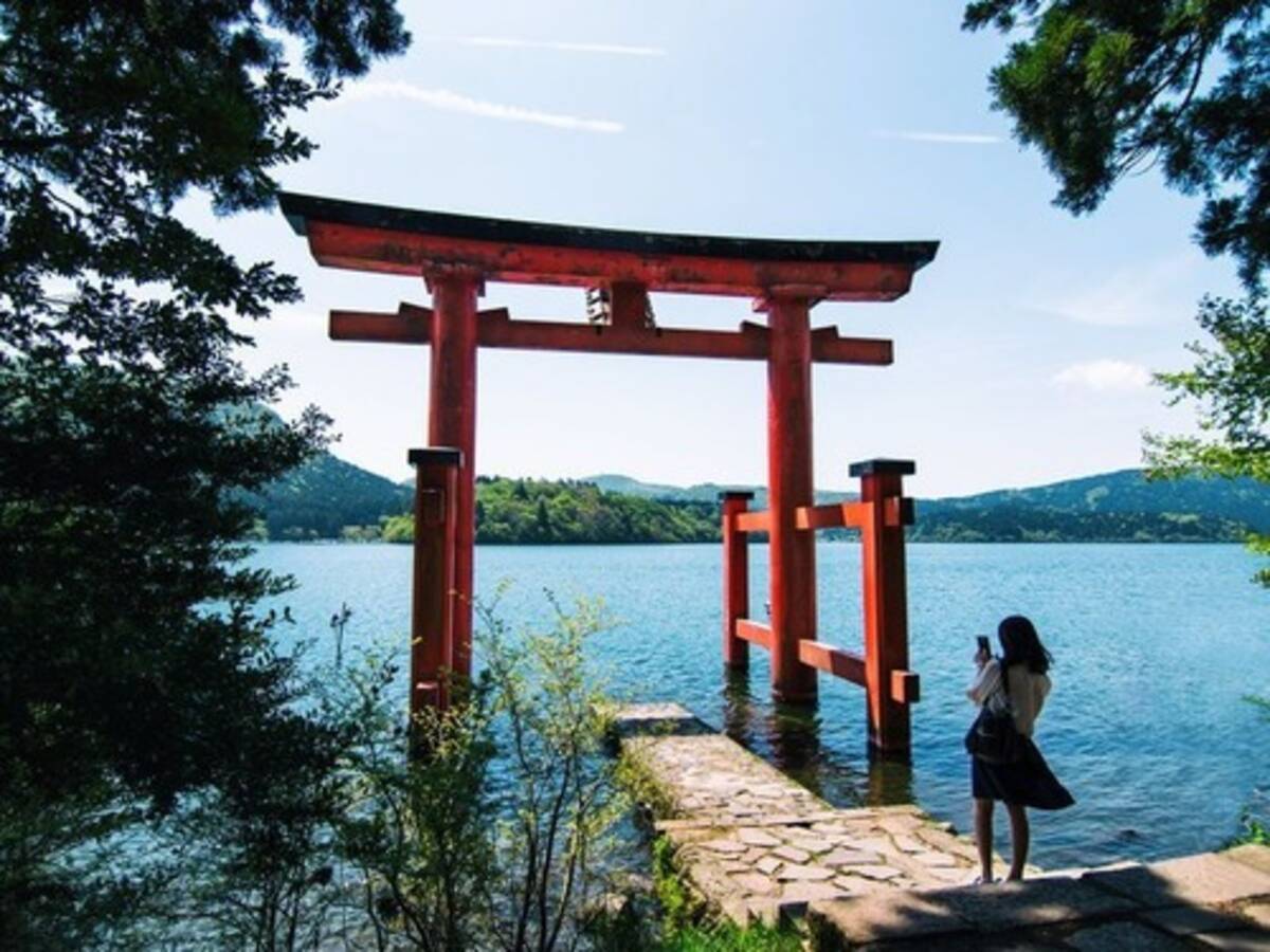 外国人旅行者 箱根神社の鳥居に行ったら インスタと現実の違いを見た 19年11月19日 エキサイトニュース