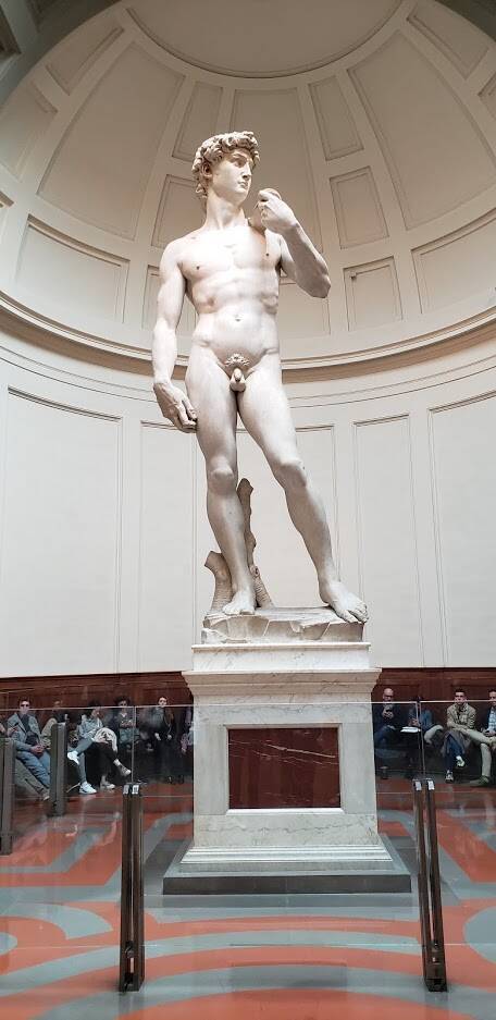 ダビデ像って こんなに大きかったの 隣に人が並んだ写真に驚きの声 年6月25日 エキサイトニュース 2 2