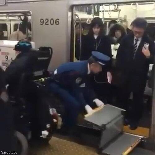 外国人 日本の電車から車イスの人が降りるシーンを気に入った 年11月4日 エキサイトニュース