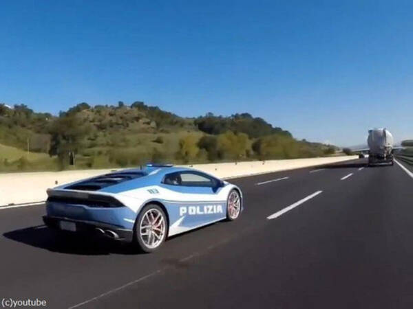 ランボルギーニのパトカーが移植用の臓器を搬送する 500kmを2時間あまりで走破 年11月16日 エキサイトニュース