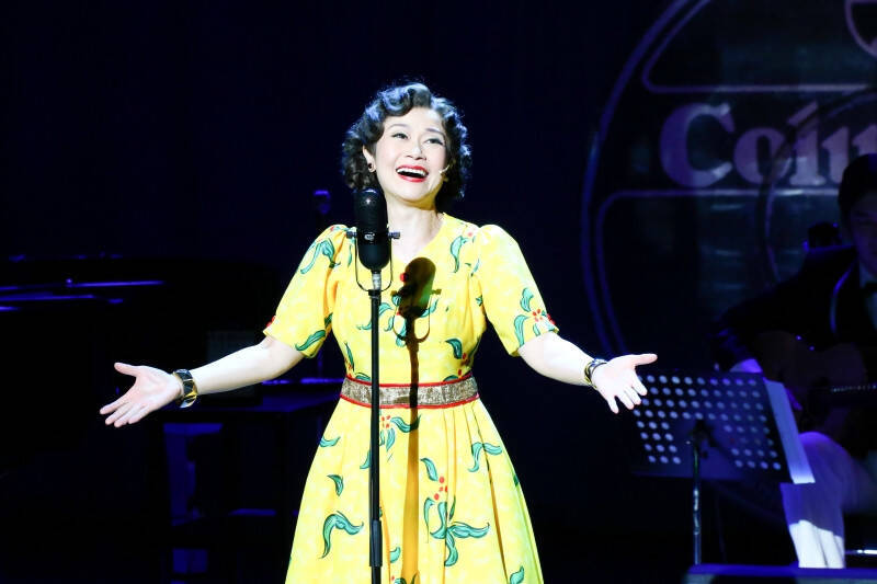 キスシーンにも挑戦 神野美伽が ブギの女王 を演じる舞台がいよいよ開幕 19年11月25日 エキサイトニュース