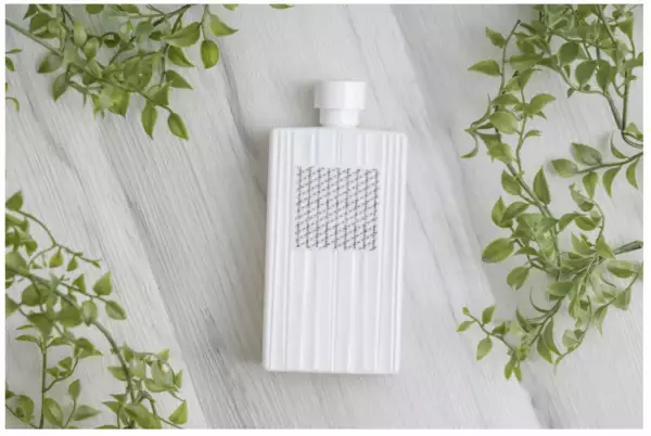 『化粧品会社の社長が自分と従業員のために作った原価率50％の美容液』、予約受付開始