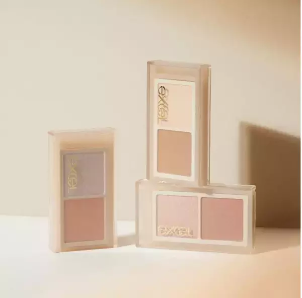 「エクセル」の新作アイシャドウ10月発売！2色のミュートカラーで“引き算メイク”を