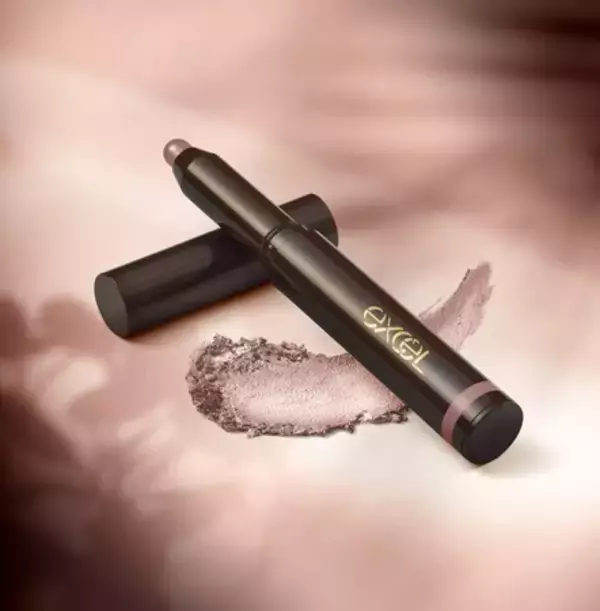 なめらか高密着！大人気アイシャドウに限定カラー登場