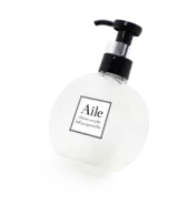 メイクブラシに癒されまくるワンコの表情がとろける可愛さ 額を撫でられるだけで夢心地気分みたいです 18年11月26日 エキサイトニュース