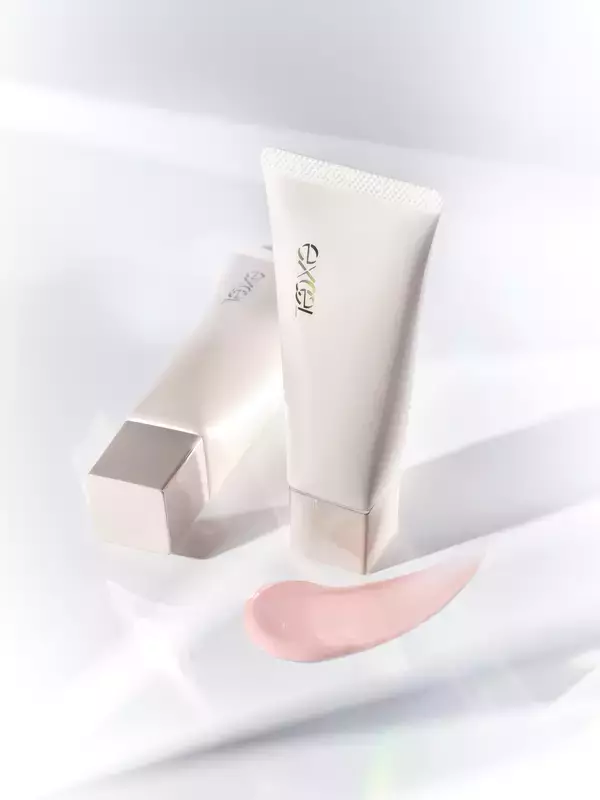 「エクセル」人気UV下地に新色！血色感×透明感のラベンダーピンク