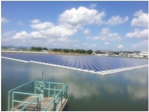 兵庫県、水上に浮く太陽光発電所が完成