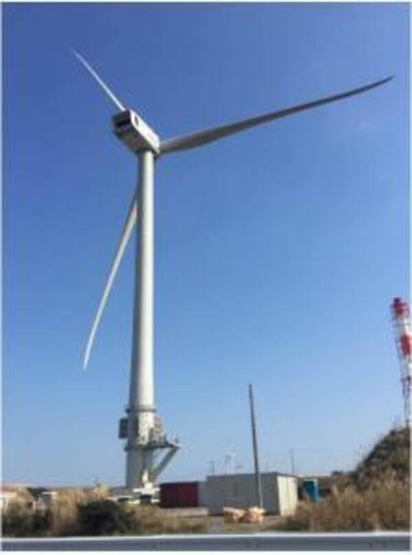 日立、茨城県沿岸部に5MWの風力発電システムを完成