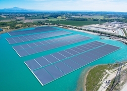 トリナ・ソーラー、欧州最大の水上メガソーラーに太陽電池モジュールを供給
