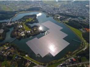 京セラなど3社、日本最大の水上設置型メガソーラー発電所竣工式を実施
