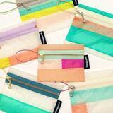 「空を飛んでいた素材が日常に。 パラグライダー生地を再利用した一点ものミニポーチ 「parabum(パラバム)」販売強化を実施」の画像1