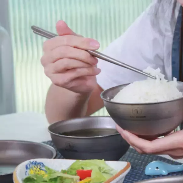 「軽量なのに丈夫、防災にも使える！完売したチタン製ギア3種が新しくなって1月19日から順次発売！」の画像