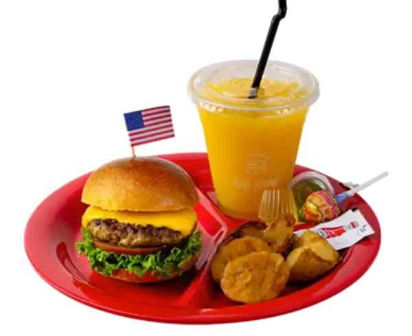 「【夏休み限定】キッズバーガープレート注文で山盛りポテトが無料！ ヴィレッジヴァンガードダイナーがキャンペーンを開催　 豊洲・越谷の2店舗で7月18日スタート」の画像