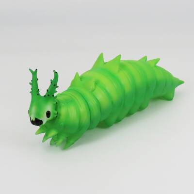DIG博公式オンラインストアで 6月4日より「DIG博 初夏の虫祭り」を開催　 「オオムラサキの幼虫ソフビ ムーちゃん」 「トガシユウスケ デザインソフビ アダンソンハエトリ」など お買い得商品を全力でご提供!!
