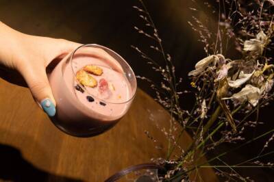 “ナチュラルローソンに新登場” SNSやオンラインストアで大人気の 日本初(*)の完全栄養食シェイク『epono』が12月5日発売！