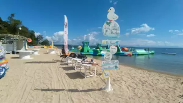 「日本最大級！水上アスレチック「アドベンチャーウォーターパーク」琵琶湖・白ひげビーチに7/1～9/24期間限定オープン！ 今年は全国最大級の「ツインスライダー」が登場！」の画像