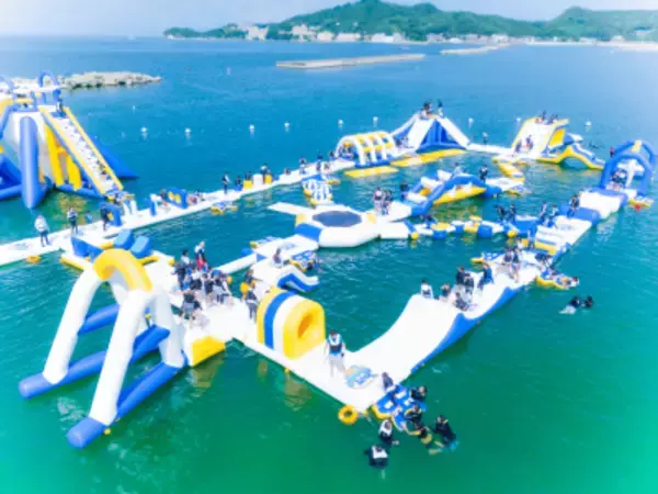 関西最大級の海上アスレチック「AQuaLooP」がパワーアップ！7月4日(土) 片男波海水浴場に今夏もオープン！