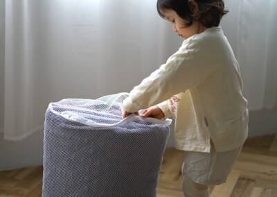 春の新生活にも。さらっと肌触りに癒される“はっ水×シアサッカー生地”新感覚キルティングラグに新色登場