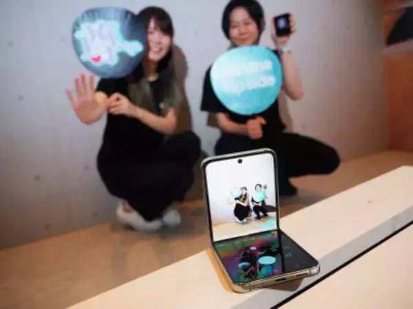 「折りたたみスマホのパイオニア「Samsung」が自撮り革命！『Galaxy Z Flip5』新製品発表会」の画像