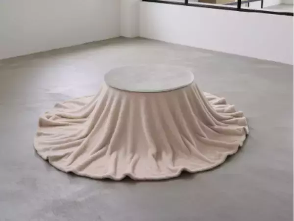 幅67cmのコンパクト設計！円形パーソナルこたつ「シロナ」「ニコロ」を2025年10月中旬に発売