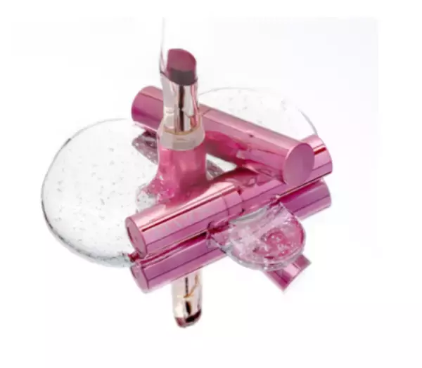 うるんだツヤ＆ぷっくり感！レブロン人気リップにフェミニンな「ミルキーブラウン」登場