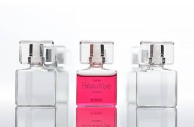 まるでパフュームボトル 気分があがる目薬 サンテ ボーティエ コンタクト 17年11月30日 エキサイトニュース