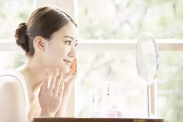 “塗るあぶらとり紙”と話題！「m.m.m(ムー)」がメイク下地“スキンスムーザー”の限定色「ミントグリーン」を発売