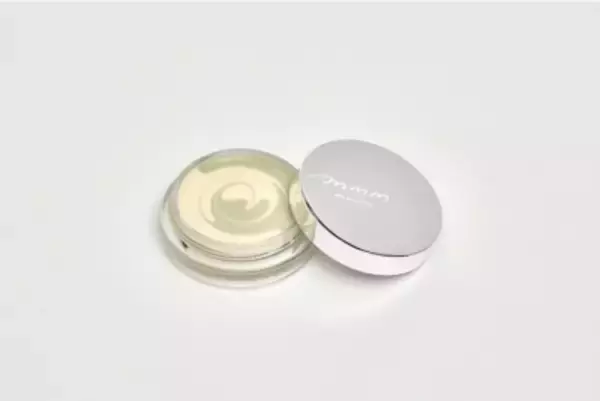 「“塗るあぶらとり紙”と話題！「m.m.m(ムー)」がメイク下地“スキンスムーザー”の限定色「ミントグリーン」を発売」の画像