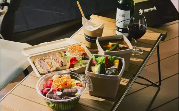 「駅から2分のホテルで「グランピング」体験」の画像