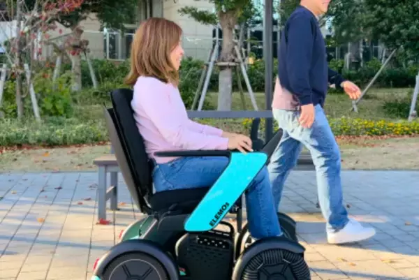 ELEMOs初の歩行領域モビリティ「たのシーモ」ー怖くない・難しくない・そして楽しいー 航続距離30kmの電動走行チェアが2025/12/24(水)販売開始